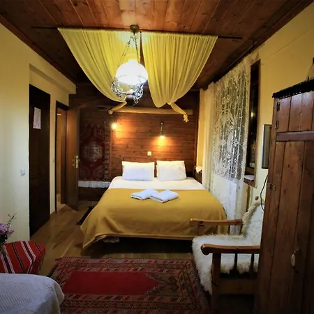 Lydia Lithos Guest house