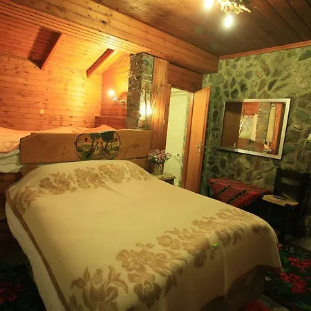 Lydia Lithos Mountain Vendégház 3*