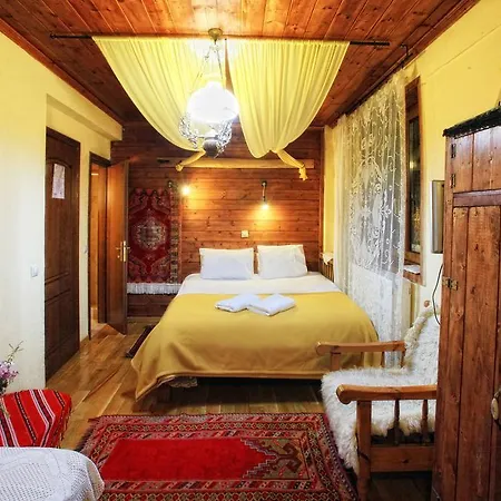 Lydia Lithos Mountain Metamorfosi (Pella)