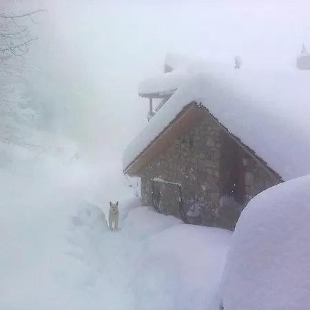 Lydia Lithos Mountain Affittacamere