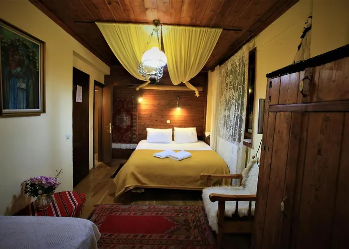 Lydia Lithos Mountain בית הארחה מטמורפוסי