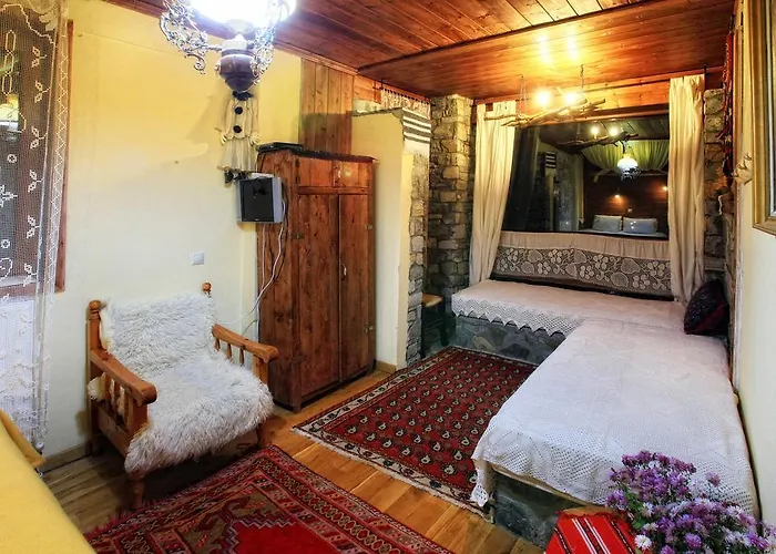 Lydia Lithos Mountain בית הארחה מטמורפוסי